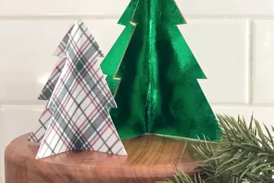 Easy DIY paper Christmas decorations mini trees