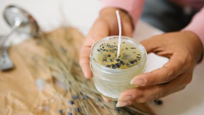 Handsholdhotdiycandle 104889d7a7344b73ab004bfeca3d2b49