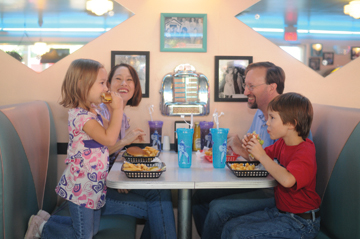 diningatGraceland1